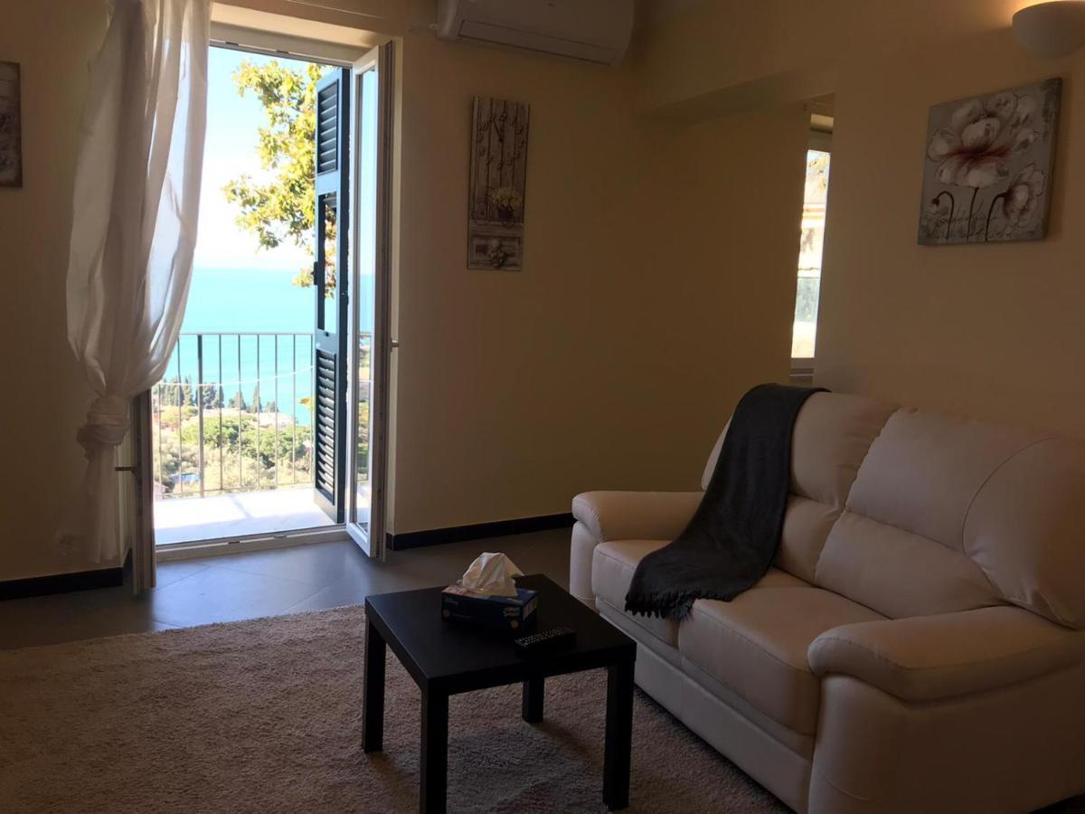 كامولّي Villa Virginia For Families المظهر الخارجي الصورة